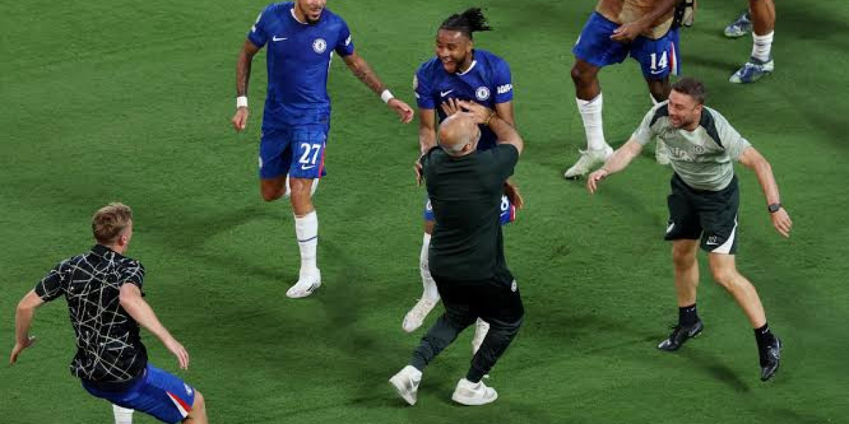 Chelsea Overcomes Benfica and Thunderstorms in Dramatic 4-1 Club World Cup Victory | News