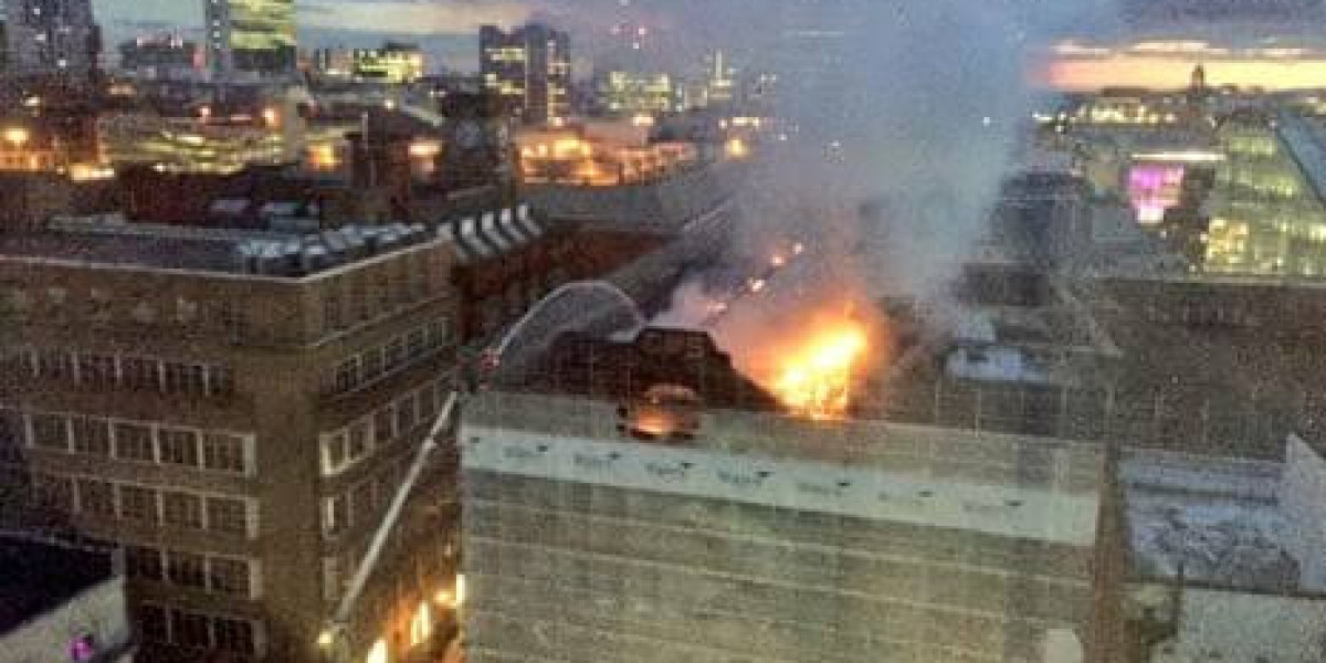 Manchester City Centre Gripped by Major Fire as Historic Building Ablaze | News