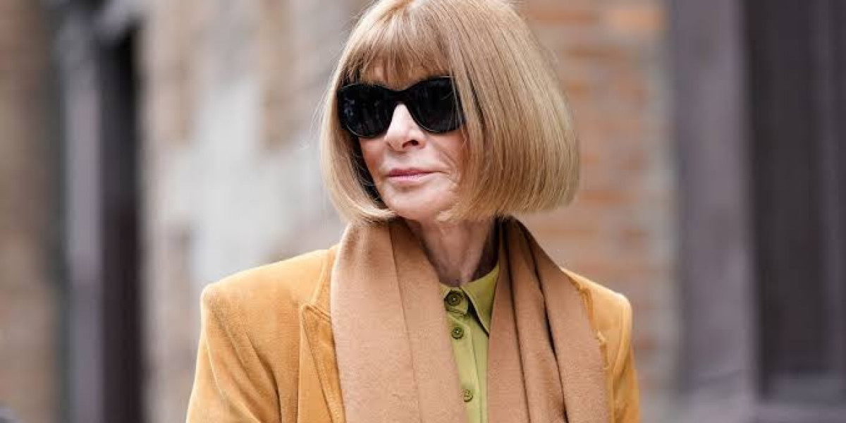 Fashion World Stunned as Anna Wintour Steps Down as Editor-in-Chief of American Vogue After 37-Year Reign | News