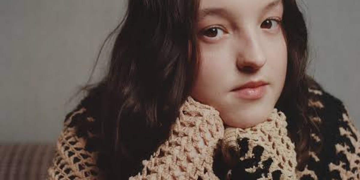 Bella Ramsey Takes Center Stage in "The Last of Us" Season 2 Amidst Acclaim and Online Scrutiny | News