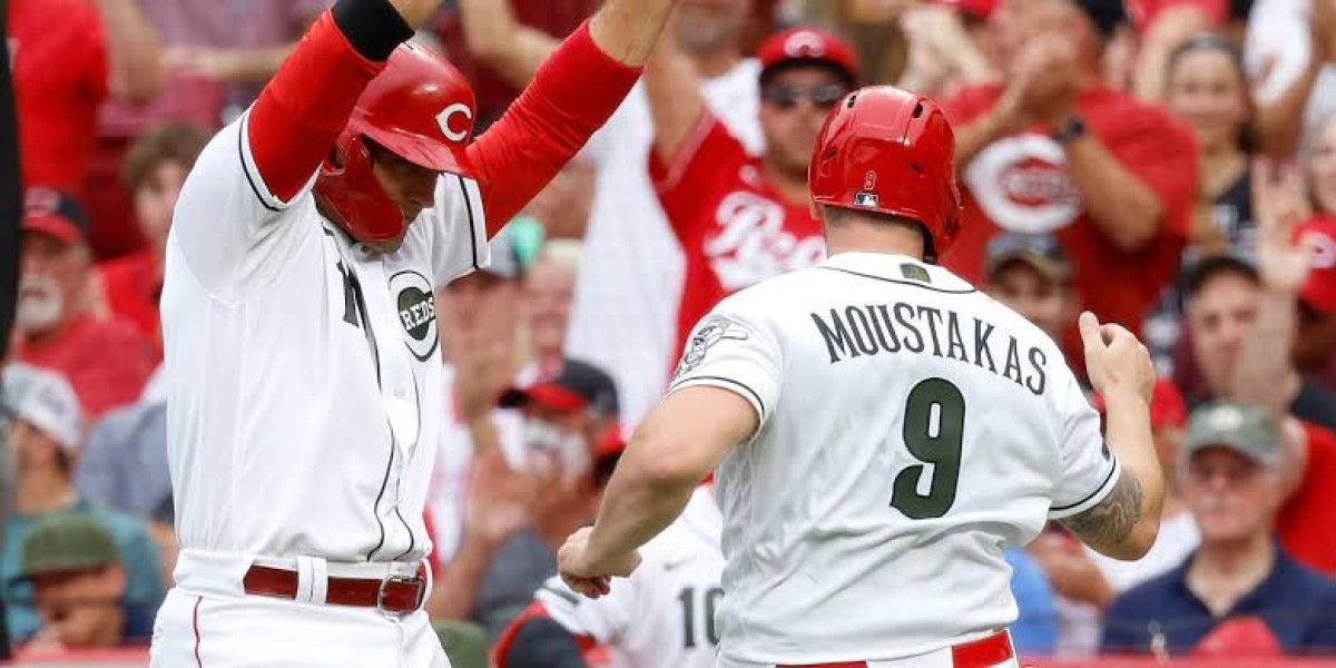 Red Sox Erupt for Seven in First Inning - Rout Reds 7-0 | News