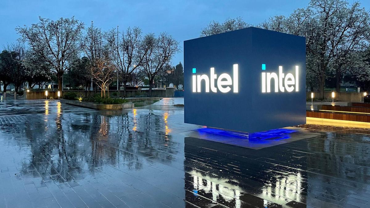 Trump administrations deal is structured to prevent Intel from selling foundry unit | TechCrunch