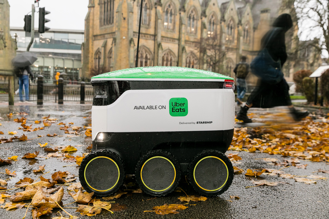 Uber Eats will use Starship sidewalk robots to deliver food in the UK | TechCrunch