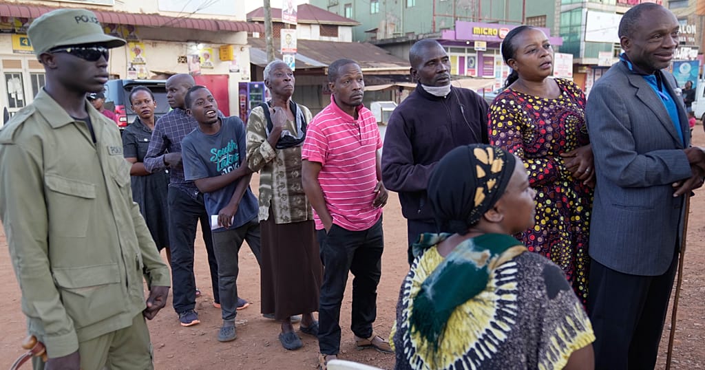 Polls open in Uganda amid internet blackout as Museveni seeks seventh term | Africanews