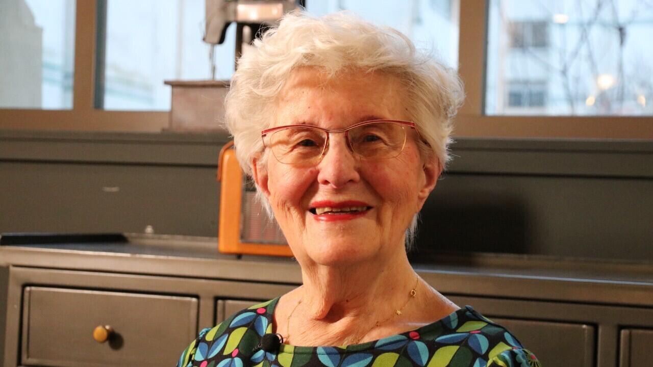 Holocaust survivor, 93, bears witness for her messengers of peace - France 24