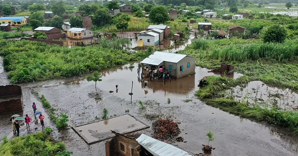 Hundreds of thousands of people affected by severe flooding in Mozambique, UN says | Africanews