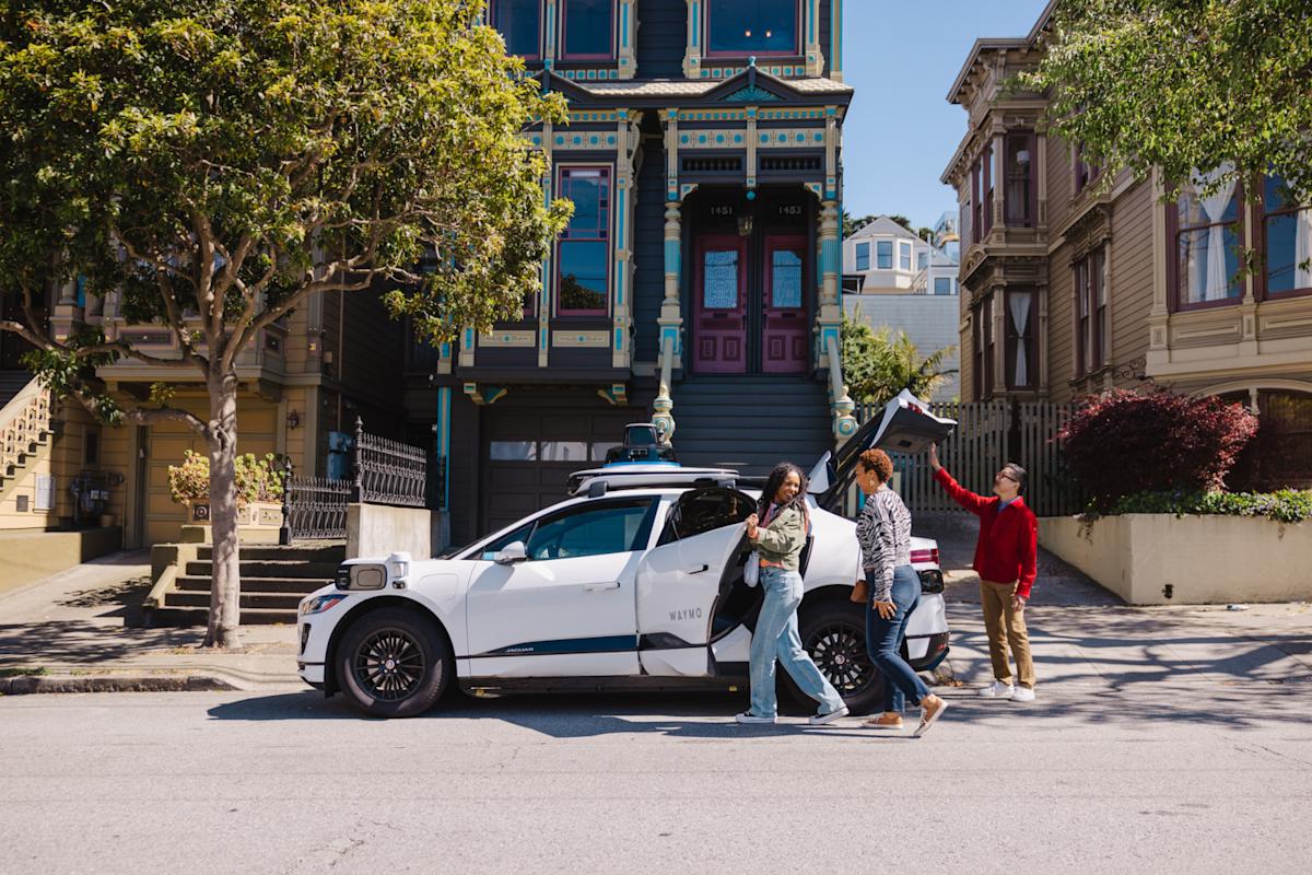 DoorDashers are getting paid to close Waymos self-driving car doors