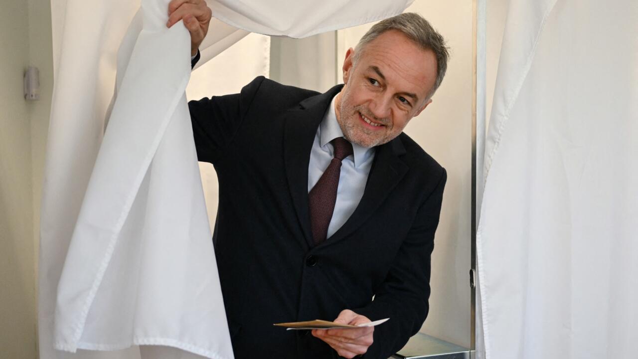 Left-wing candidate Emmanuel Grégoire tops first round of Paris mayoral race - France 24