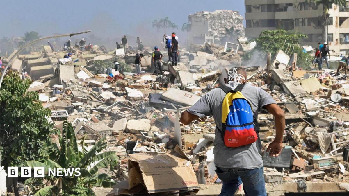 Venezuela earthquakes kill 920 people as families desperate for news - BBC News